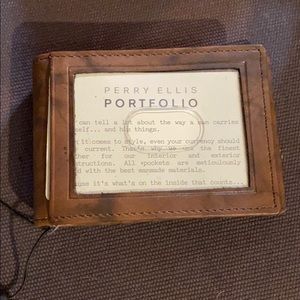 Perry Ellis Portfolio Leather Wallet *new in box*